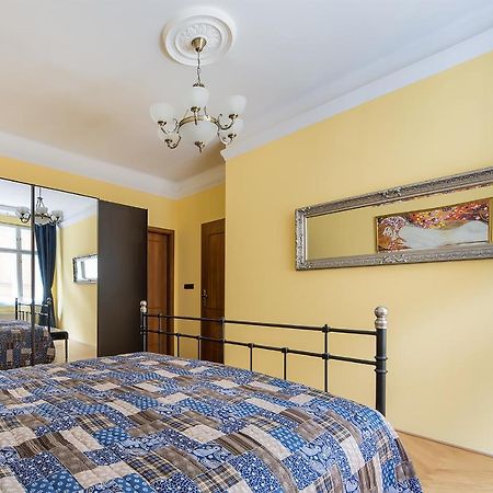 In Heart Of Prague - 2Br 2Ba Elegant Downtown Apt エクステリア 写真