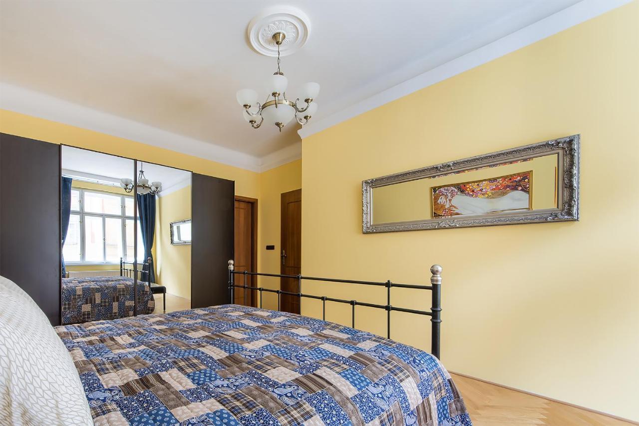 In Heart Of Prague - 2Br 2Ba Elegant Downtown Apt エクステリア 写真