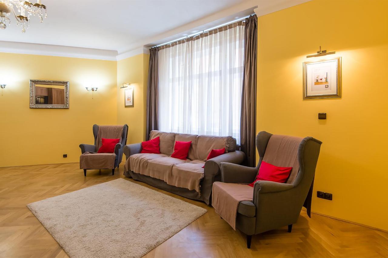 In Heart Of Prague - 2Br 2Ba Elegant Downtown Apt エクステリア 写真